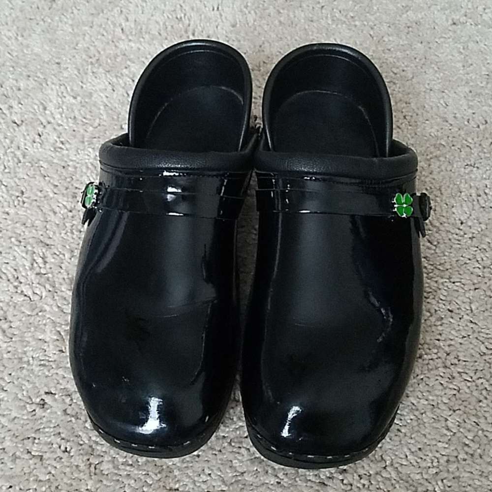 Black clogs - Picture 2 of 5